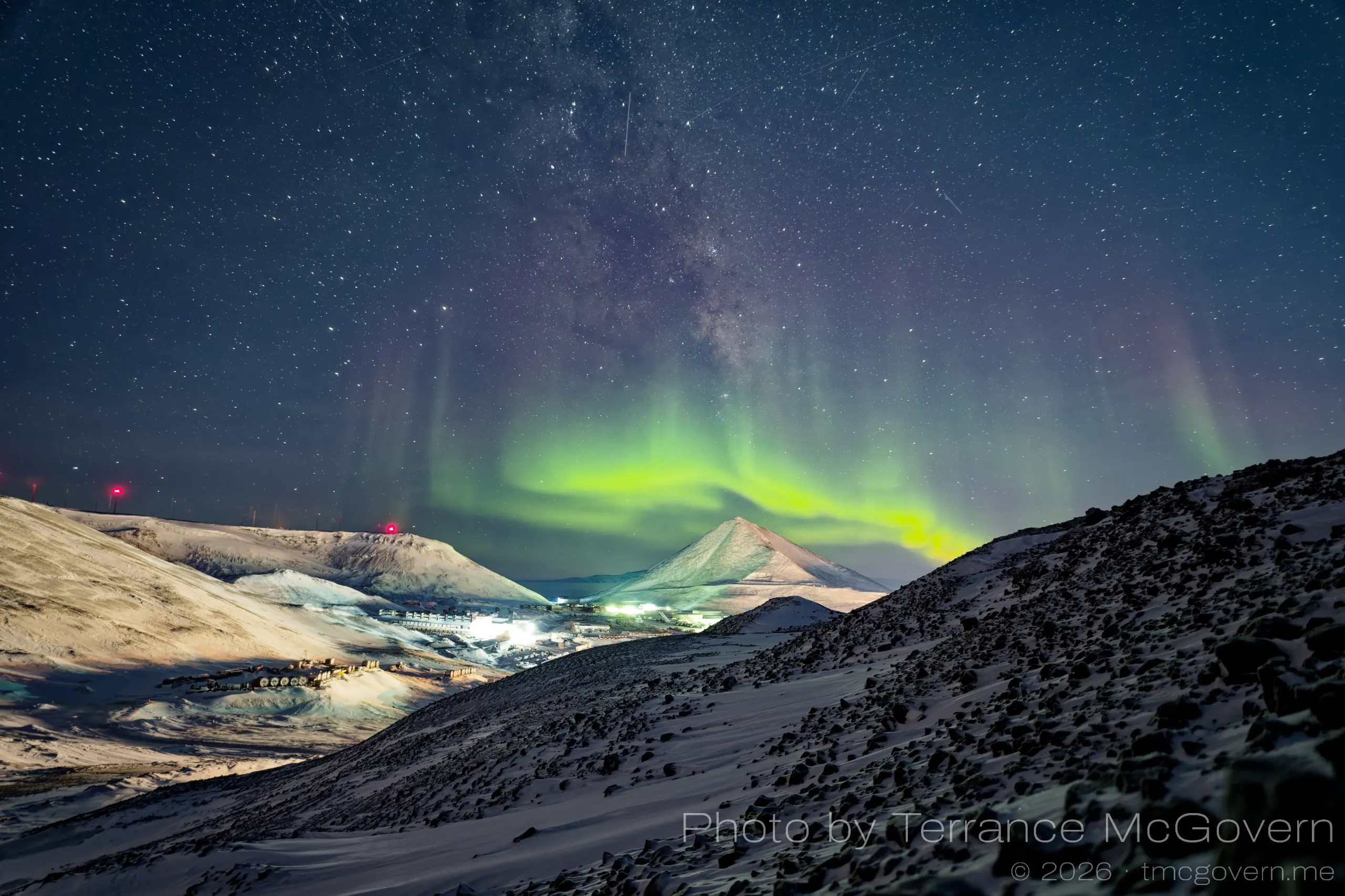 A ring of auroras around Observation Hill