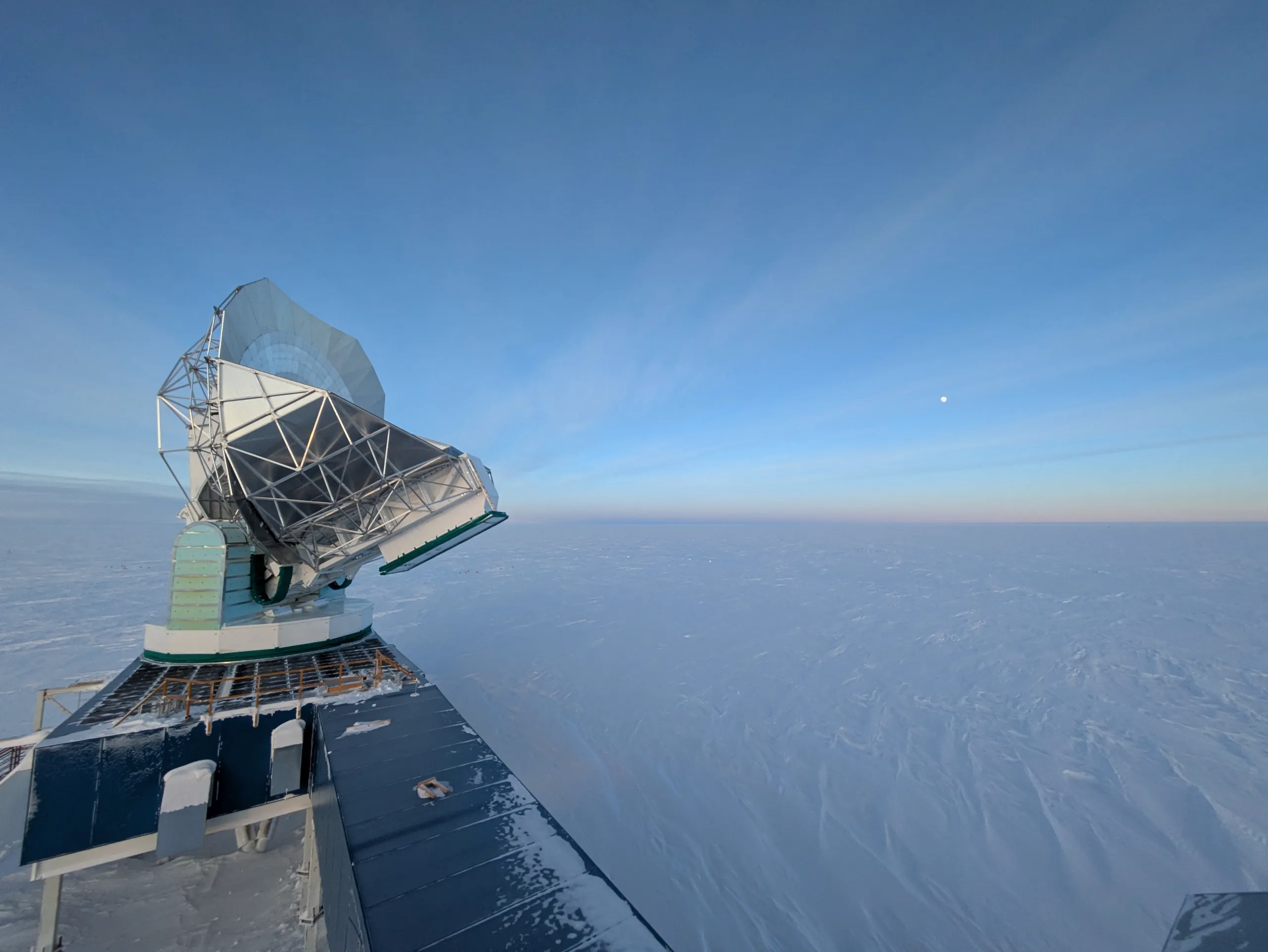 The south pole telescope as the sun nears the horizon.